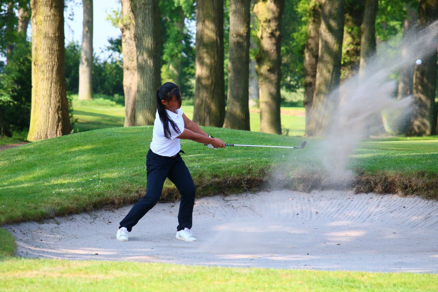 Hollandsche Golfclub | Sophie Korthuijs slaat uit bunker